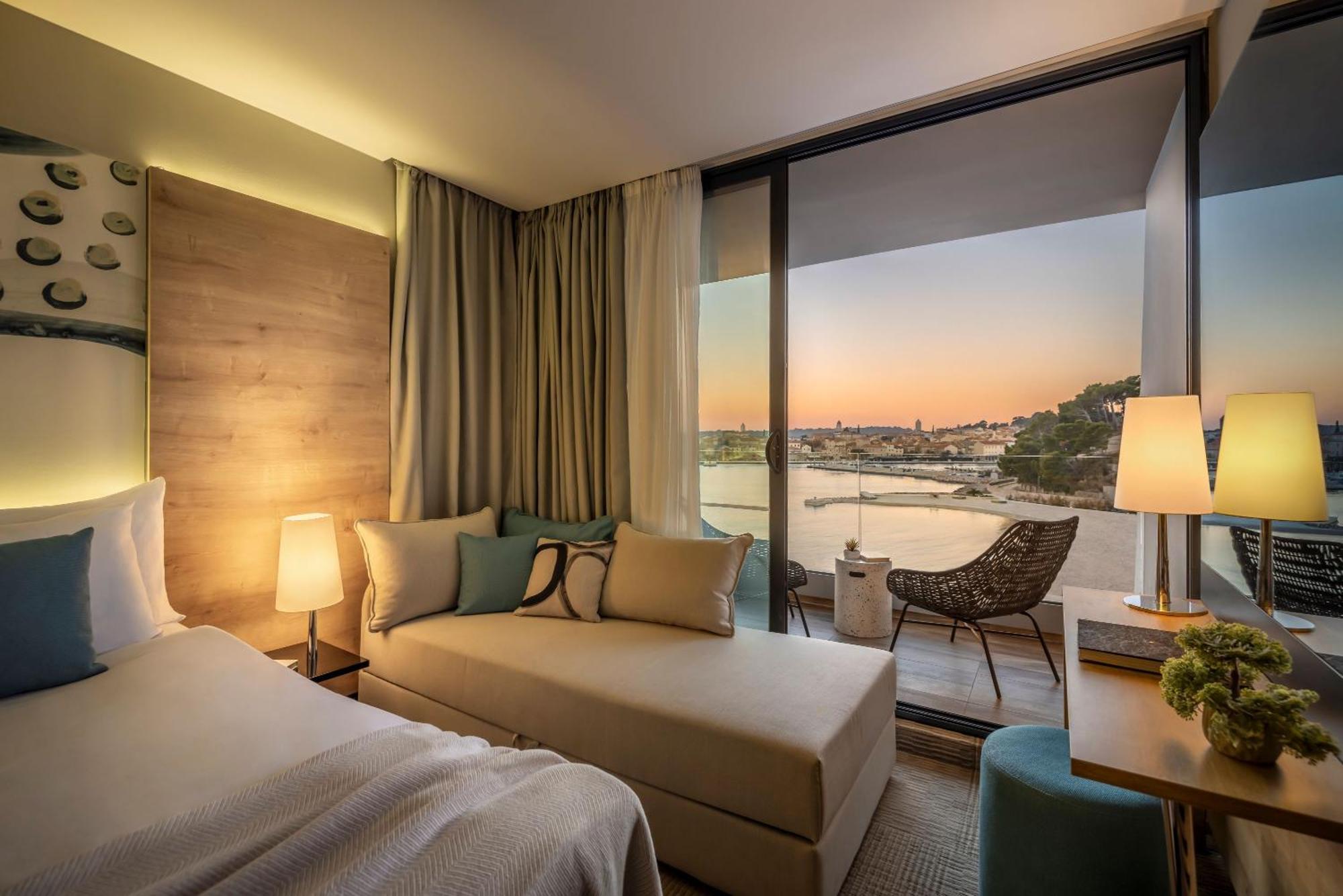 Valamar Padova Hotel Banjol Bilik gambar